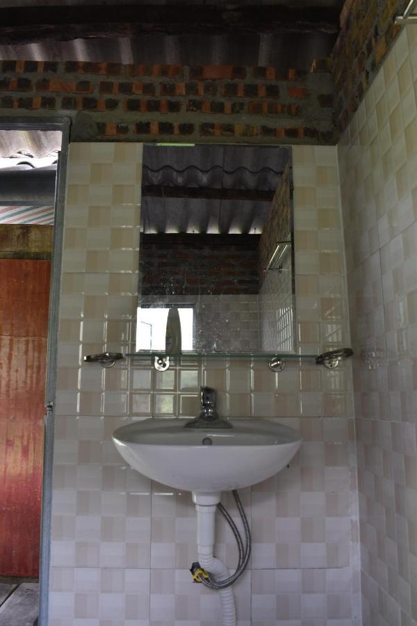 Du Gia Van Chung Homestay Làng Cac Exterior foto